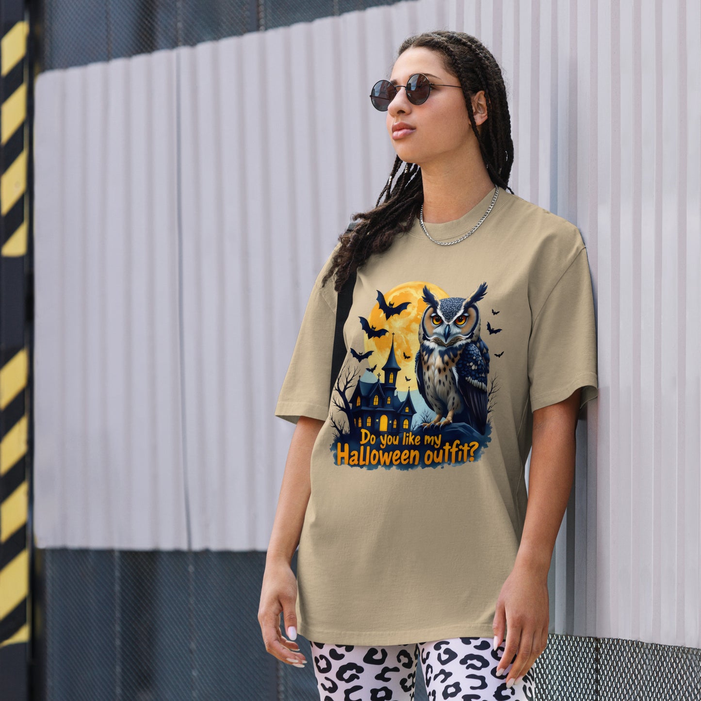 Oversized Spooky Halloween Owl faded t-shirt